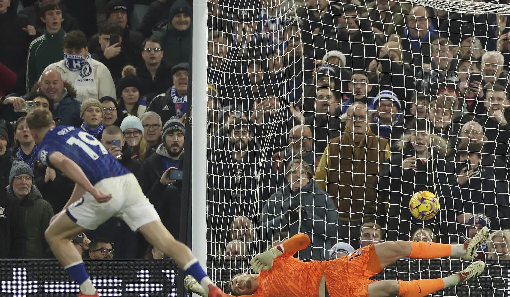 熊猫体育-转折点！费耶诺德队长鼓劲，欧超杯训练课后攻防权衡，震撼外界，训练强度显著提升的简单介绍