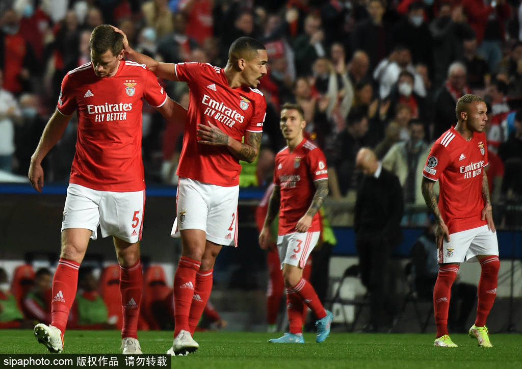 熊猫体育- 滕哈格阿贾克斯阵容 