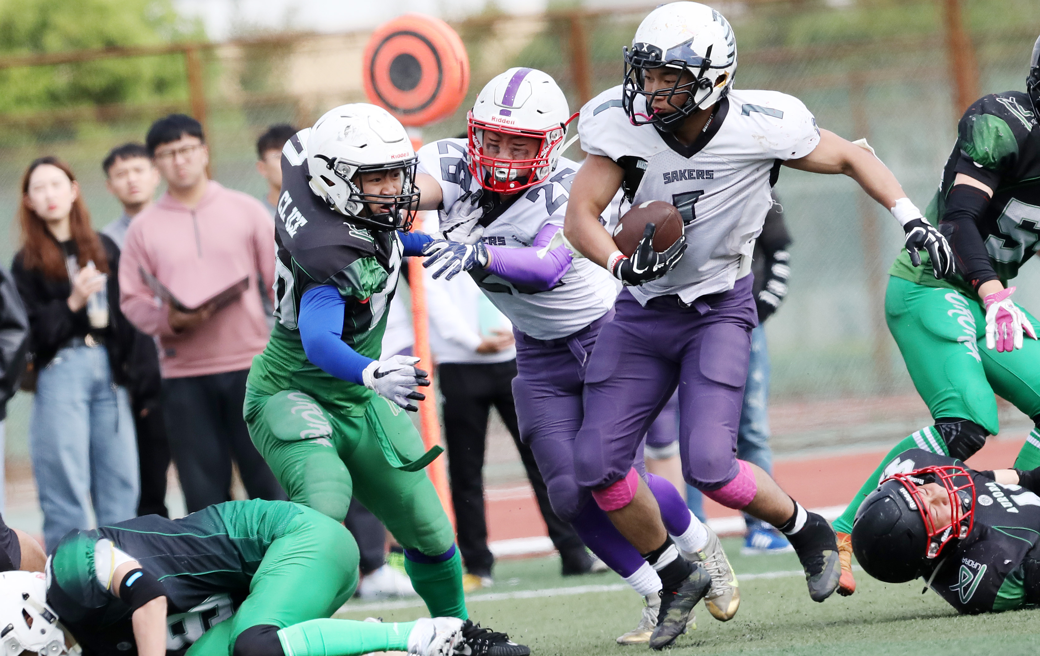 熊猫体育-跆拳道夜战：皖江银狐队鏖战塞北猎隼队，速度优势明显。(巴黎奥运会中国跆拳道队成绩)