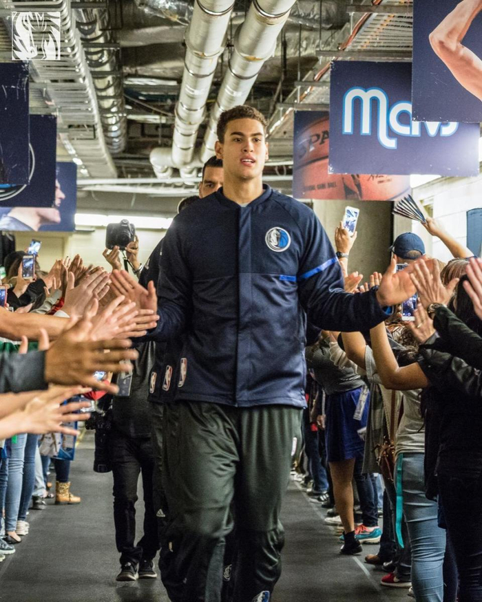 PANDA-科维托娃迎来三赛季高光表现，独行侠球迷沸腾！的简单介绍